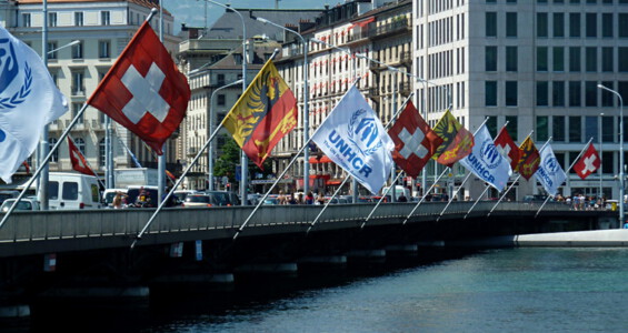 Mont-Blanc-Brücke, im Gegensatz zum Namensgeber eher flach
