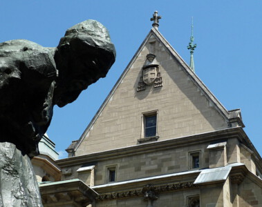 Kathedrale St. Peter mit Kopf einer mir unbekannten, aber möglicherweise berühmten Person